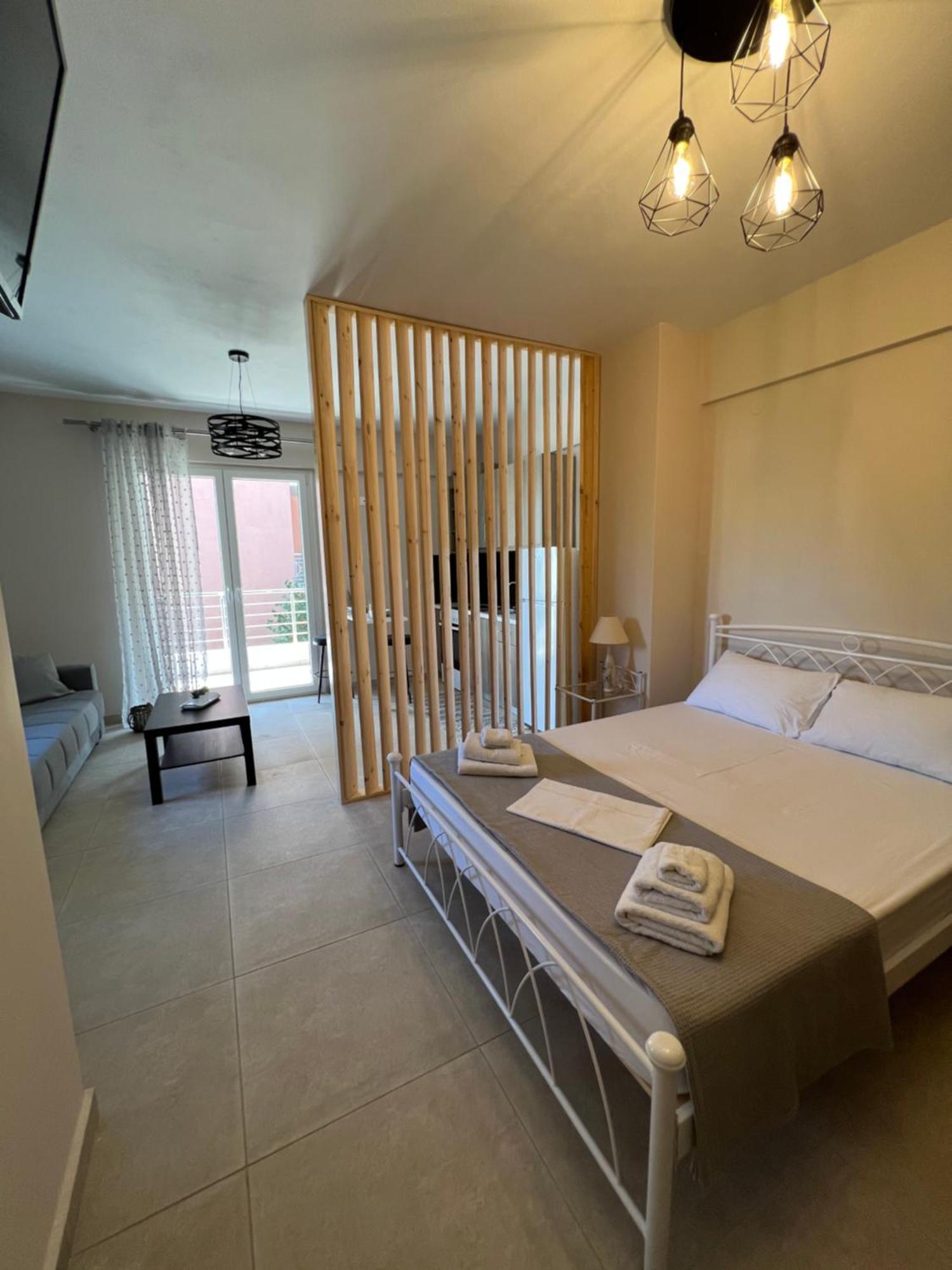 Phil'S Apartments Lefkada City Exterior photo